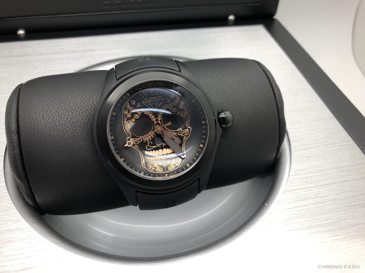 Replica corum bubble 47 skull watch